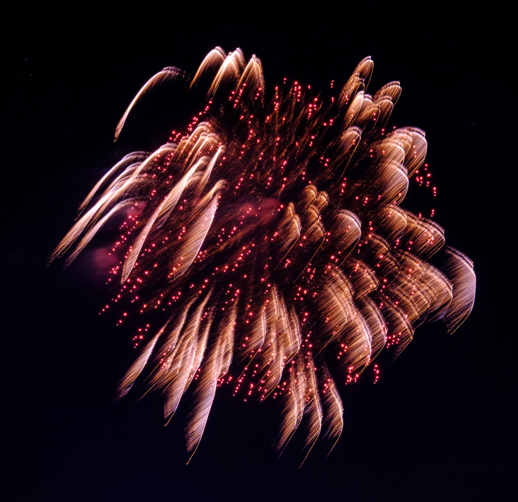 Noded Razoes Christmas Fireworks 2025 – Noded